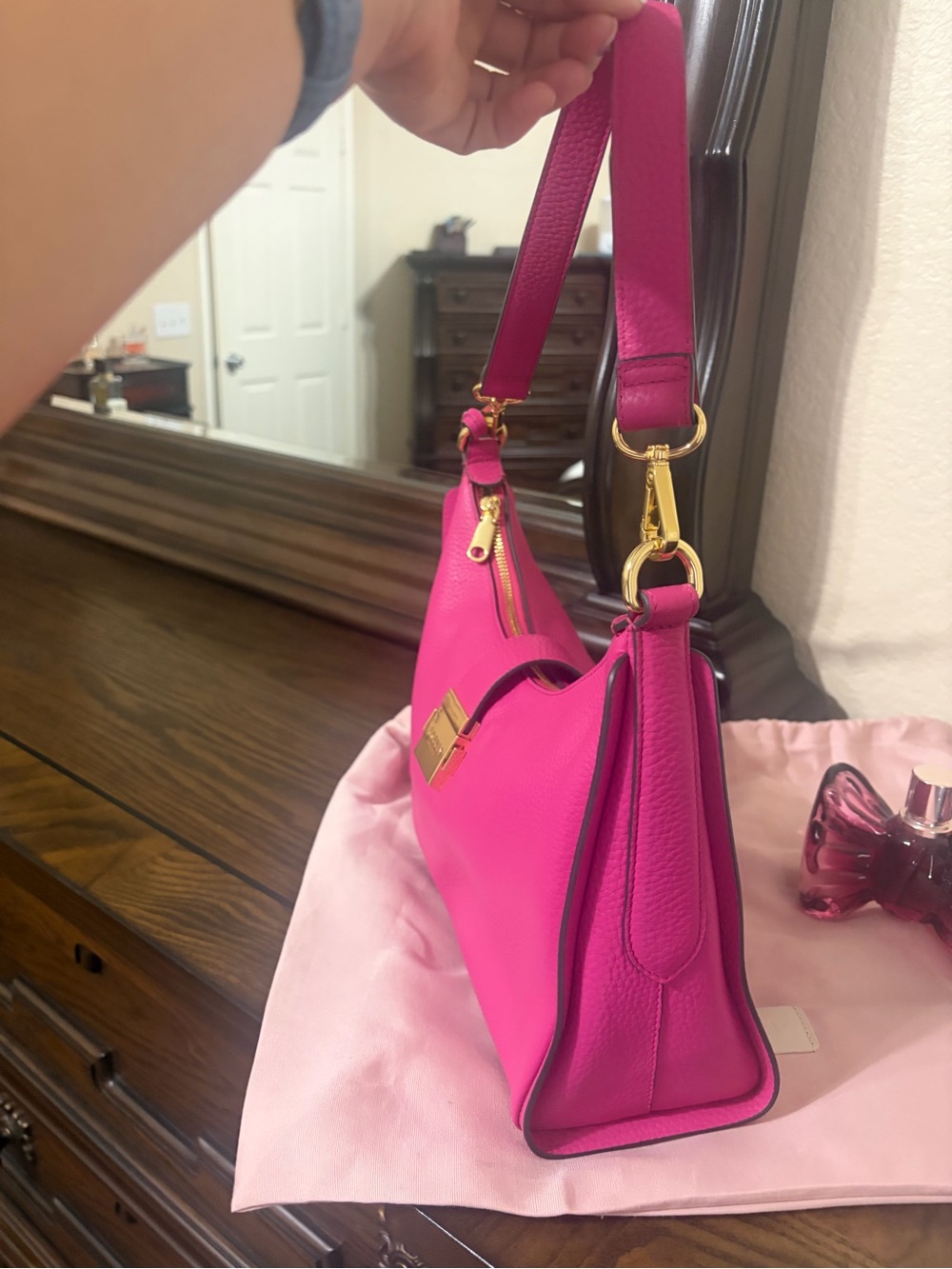 Radley London Fuchsia Leather Shoulder Bag with Gold Hardware - Picture 2 of 6